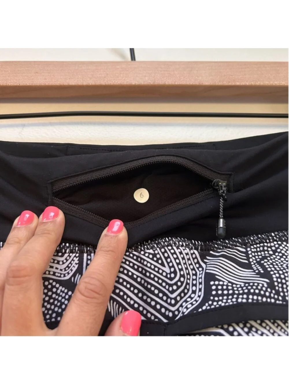 Lululemon Speed Short 2.5” Dottie Tribe White Black Size 6 Running Shorts